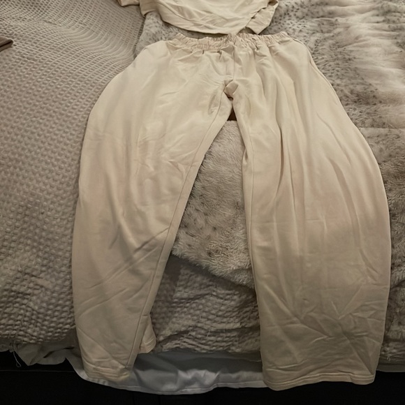 2 piece set - Picture 3 of 3